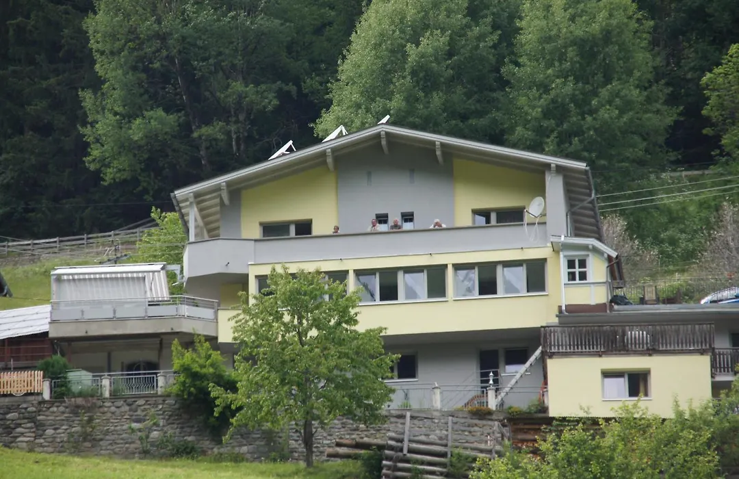 Apart Garni Dorfblick-1